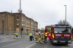 REINO UNIDO-LONDRES-AEROPUERTO DE HEATHROW-INCENDIO CERCANO-APAGON-CIERRE