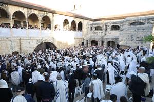 ISRAEL-SAFED-PASCUA-ORACION DE LA MAÑANA