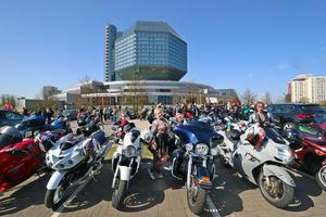 BELORRUSIA-MINSK-MOTOCICLETAS-DESFILE