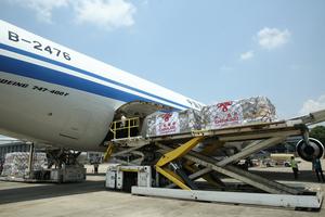 MYANMAR-YANGON-CHINA-SEPTIMO LOTE-SUMINISTROS DE AYUDA HUMANITARIA-LLEGADA