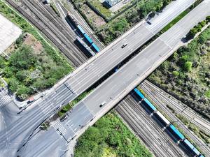 CHINA-CHONGQING-SERVICIOS DE TREN DE CARGA REGULAR-ASIA CENTRAL-LANZAMIENTO