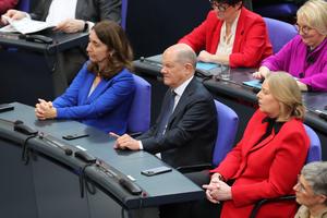 ALEMANIA-BERLIN-CANCILLER Y GABINETE-DESTITUIDOS