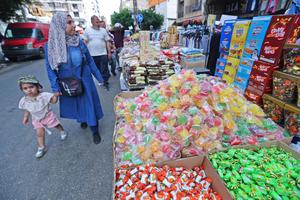 LIBANO-BEIRUT-EID AL-FITR-PREPARATIVOS-DULCES