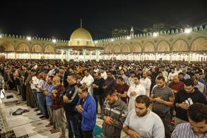 EGIPTO-CAIRO-RAMADAN-ORACION NOCTURNA