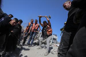 MEDIO ORIENTE-GAZA-CAMPAMENTO DE REFUGIADOS DE JABALIA-ISRAEL-BOMBARDEO
