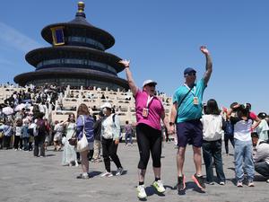 "Laowai" in China | China enhances policies to improve travel and shopping experiences for international visitors