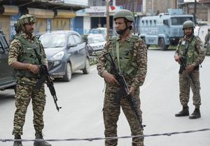CACHEMIRA-SRINAGAR-SEGURIDAD REFORZADA