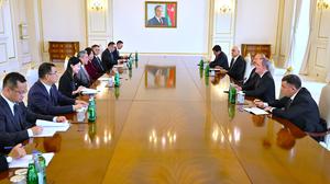 azerbaiyan-baku-china-wang-yi-presidente-de-azerba-101002026101475000525