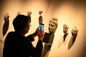 china-beijing-feria-internacional-de-arte-inaugura-101002026102075000297