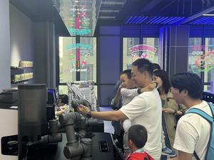china-beijing-robot-mall-turistas-globales-101002026101575000357