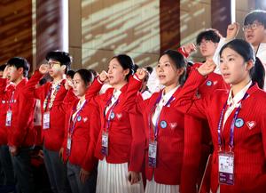 china-shanghai-ciie-voluntarios-ceremonia-de-juram-101002026102875000180