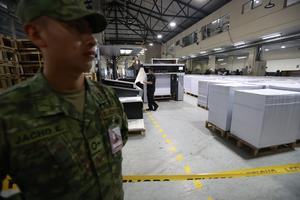 ecuador-quito-elecciones-papeletas-101002026101975000416