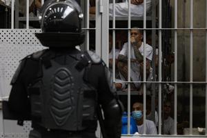 el-salvador-san-vicente-costa-rica-cecot-visita-101002026101675000484