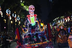 mexico-ciudad-de-mexico-desfile-catrinas-101002026102675000215
