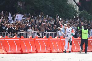 mexico-ciudad-de-mexico-f1-sergio-perez-show-run-101002026102875000532