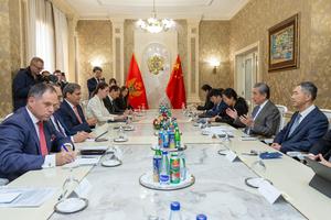 montenegro-podgorica-china-wang-yi-ministro-de-rel-101002026101875000302