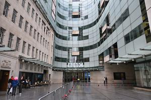 reino-unido-londres-bbc-presiones-economicas-101002026102075000396